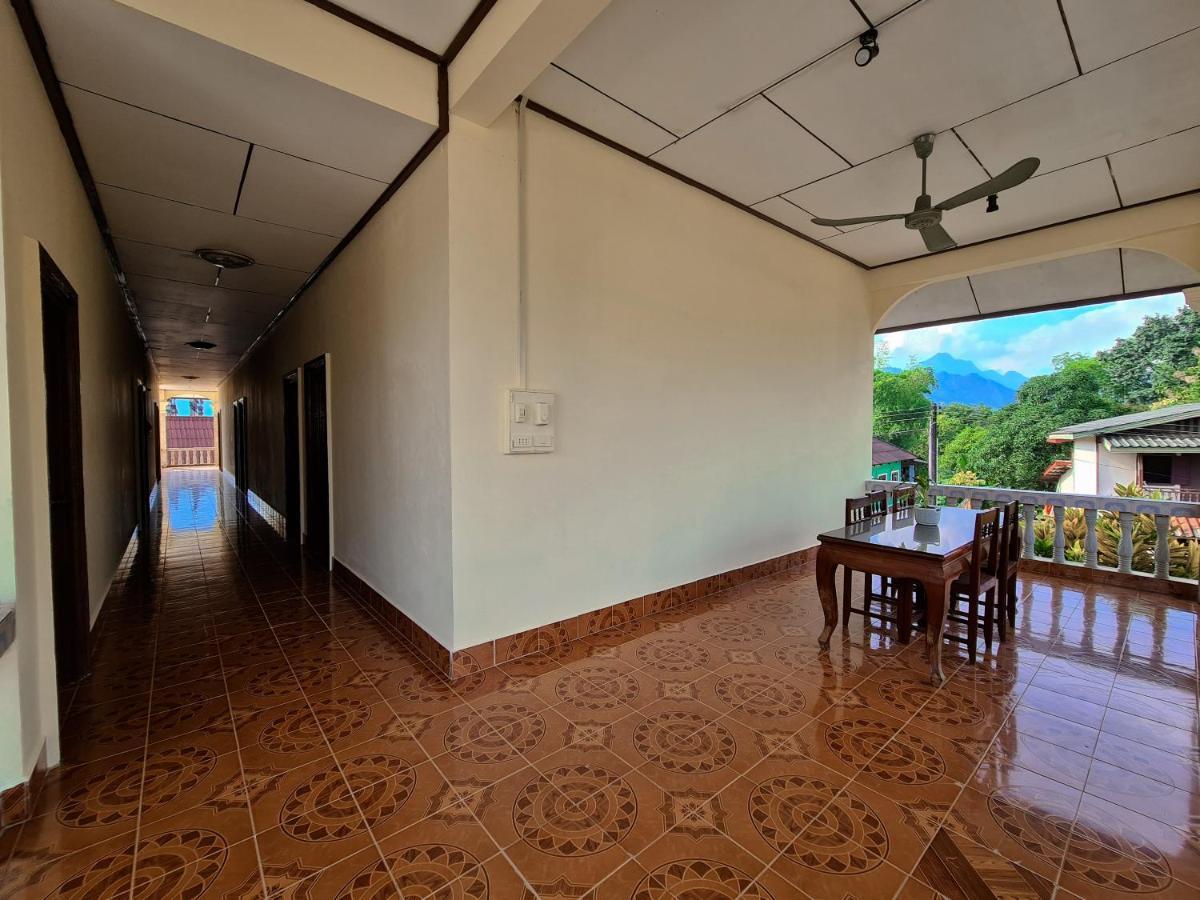 Saphaothong Guesthouse Vang Vieng Exterior photo