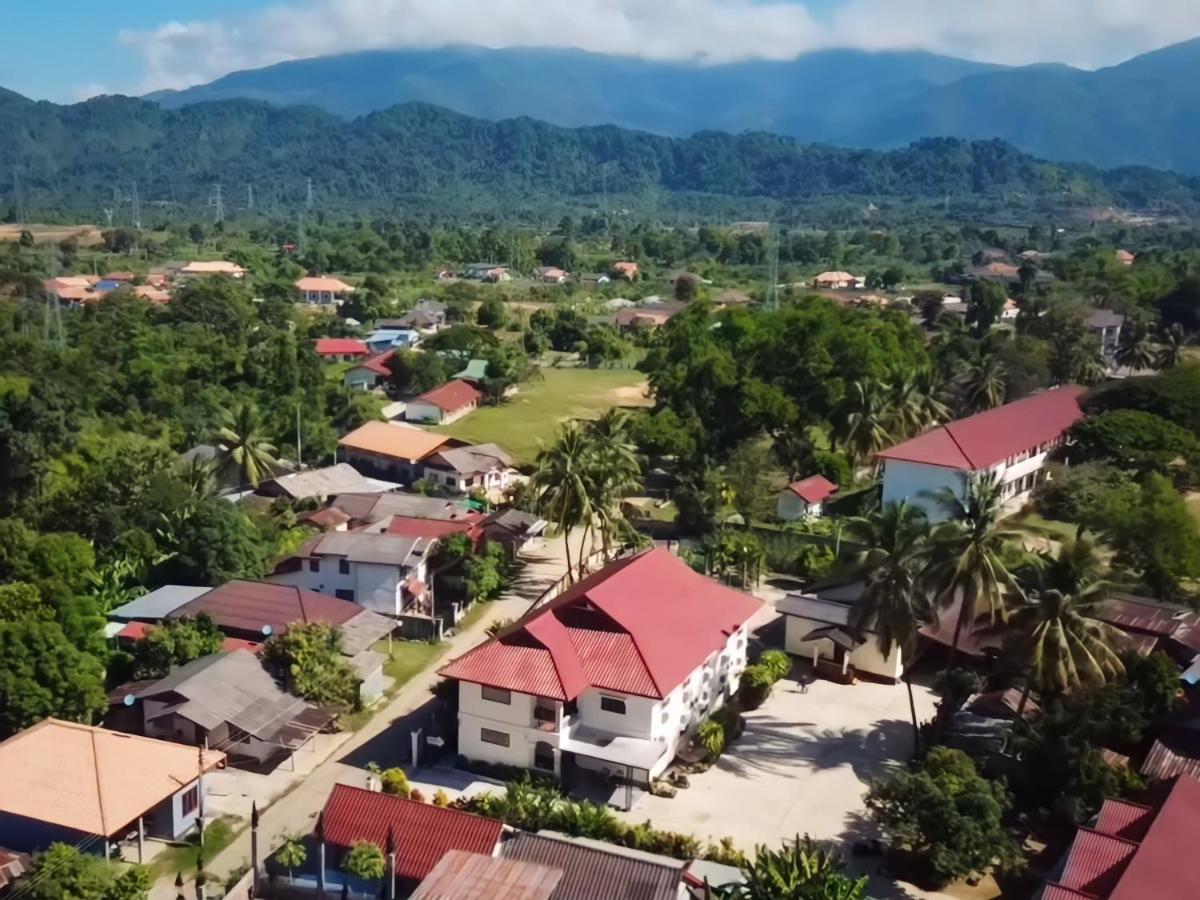 Saphaothong Guesthouse Vang Vieng Exterior photo