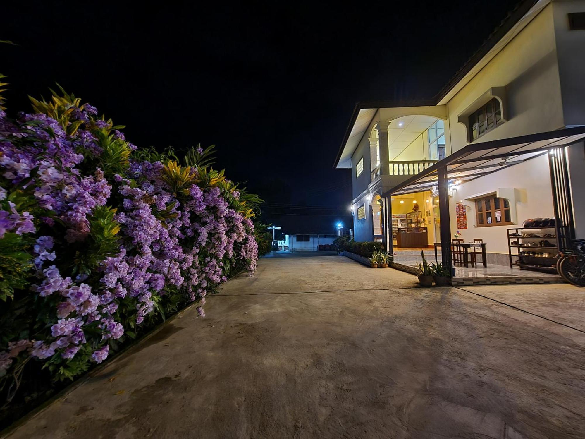 Saphaothong Guesthouse Vang Vieng Exterior photo